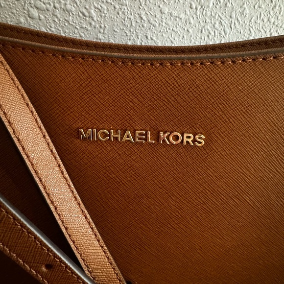 Michael Kors Crossbody Camel Brown - Picture 2 of 9